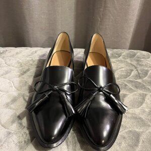Banana Republic Women's size 9.5 Black Tassel Loafers